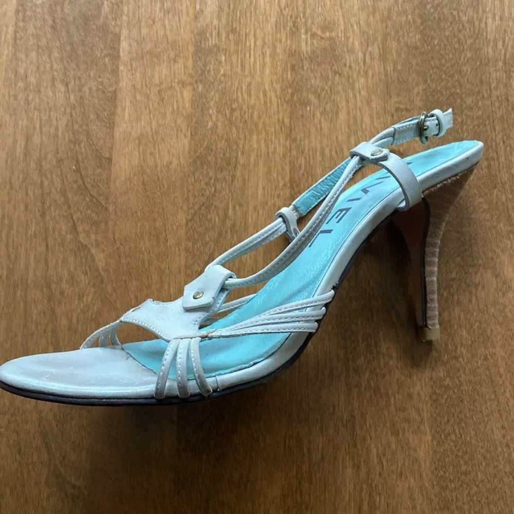 Biviel size 7.5 heel with leather upper and leather liner - Picture 2 of 2